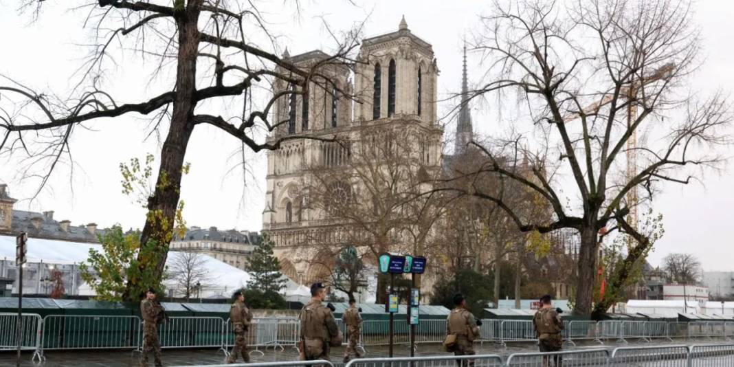 Küllerden doğan sanat: Notre Dame kapılarını yeniden açıyor 11